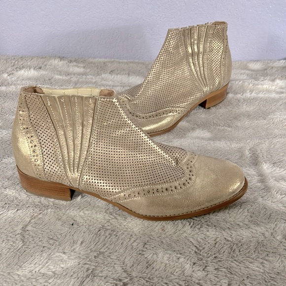 Sundance CATE, golden shimmer wing tip booties sz38 - Picture 3 of 9